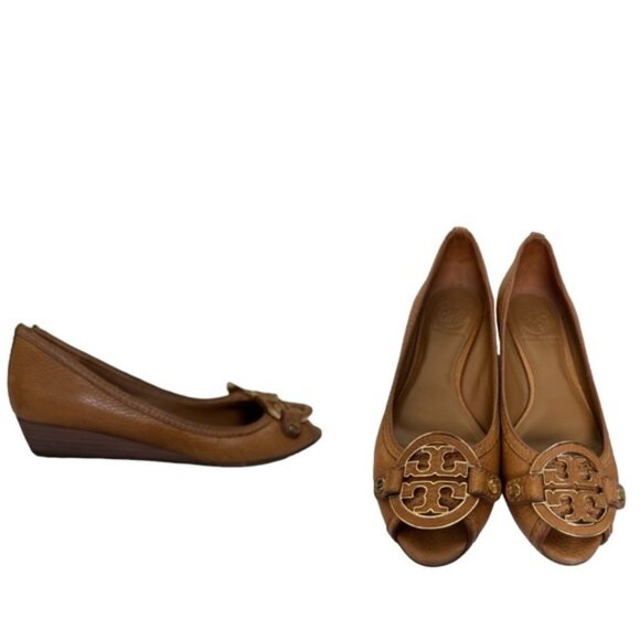 TORY BURCH Amanda Miller Leather Peep Toe Logo Low Wedge Heels Pebble Gold Tan - Picture 1 of 16